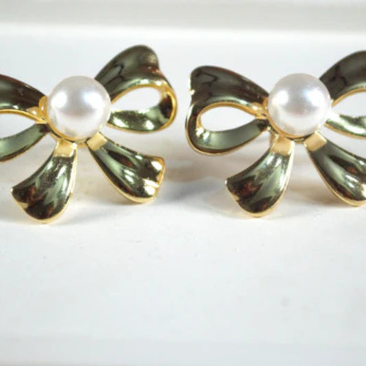 Bow Pearl